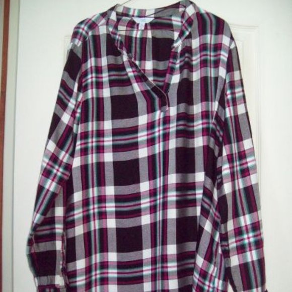 Time and Tru Tops - FASHIONABLE PLAID SHIRT